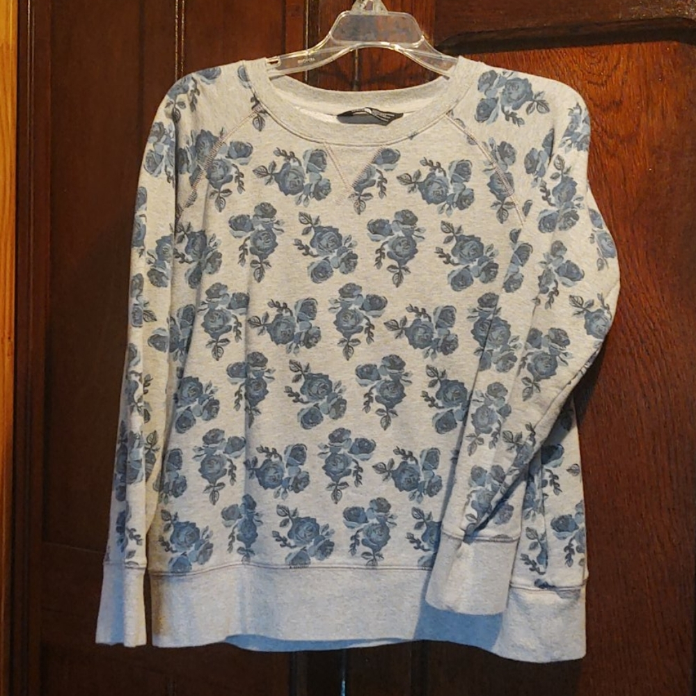 Women's North Face Sweatshirt size Large